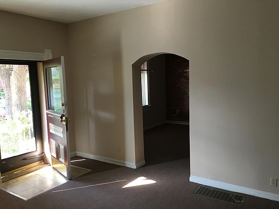 2nd image of 74 Governors Pl