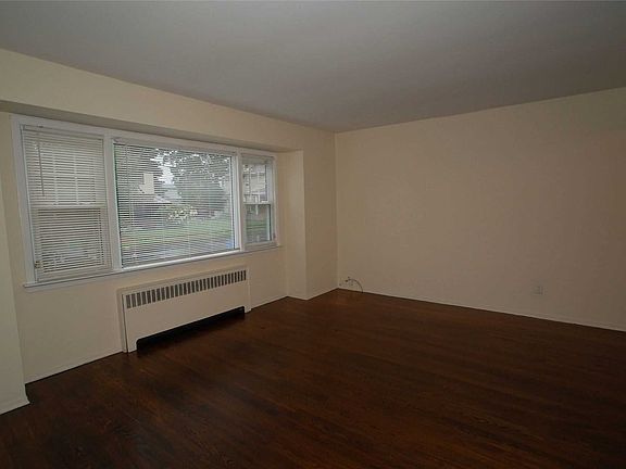 4th image of 600 5th Ave