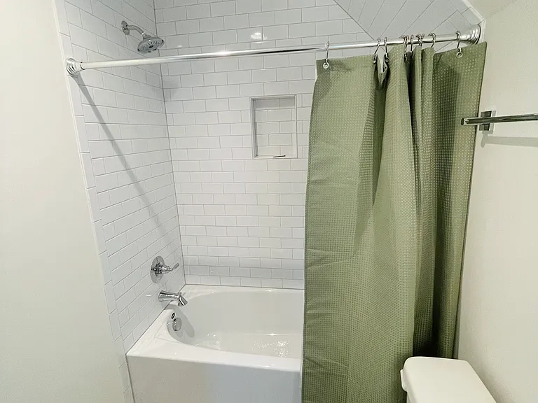 910 Montrose Ave #B — Photo 10