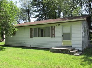 301 El Paso St SE, Gravette, AR 72736