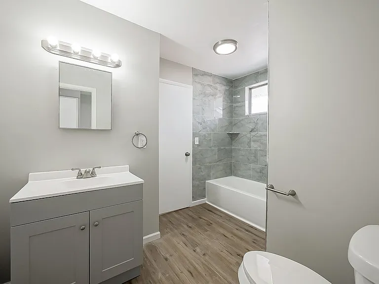 149 Huronview Ct — Photo 15