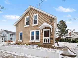 1457 Main St, Saint Joseph, MI 49085