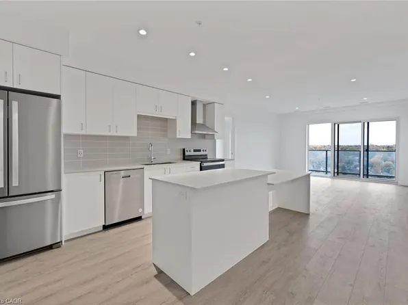 15 Glebe St #1904, Cambridge, ON N1S 0C3