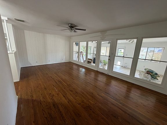 4th image of 13170 Branford St