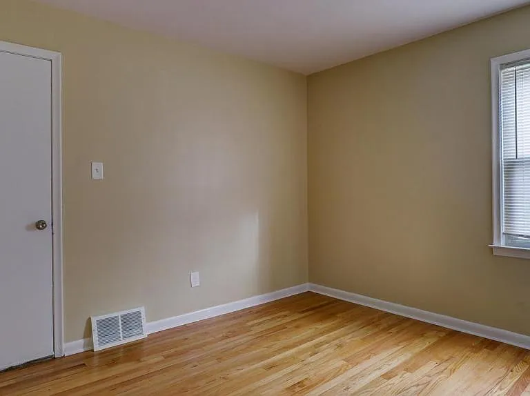 28458 Rosslyn Ave — Photo 25