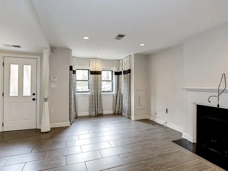 2022 N St NW #B — Photo 20