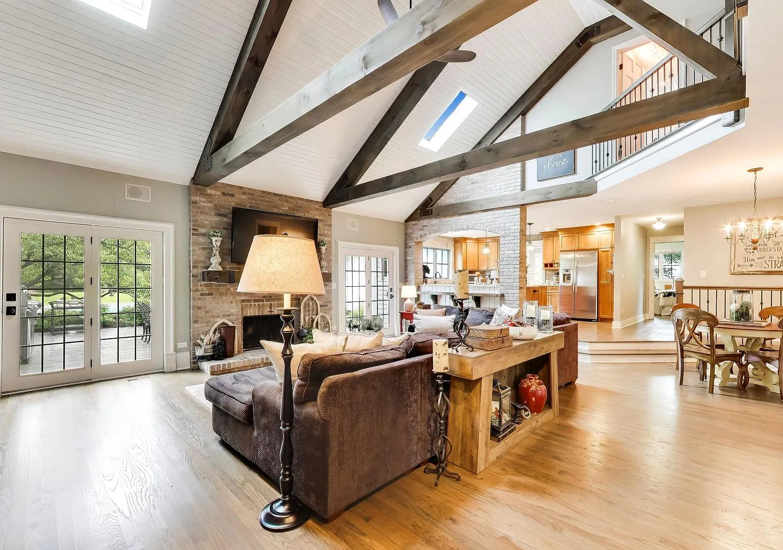 5 bed, 4.5 bath, 4386 sqft, $5,500 — Photo 4