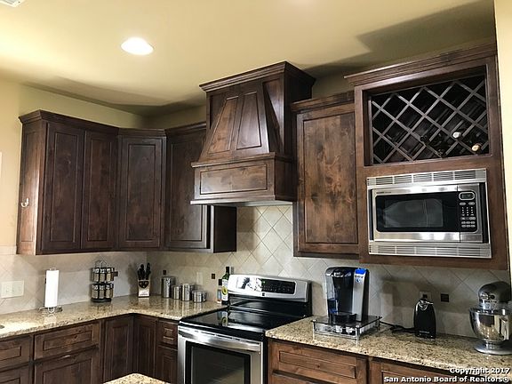 3rd image of 1728 Camden Ln