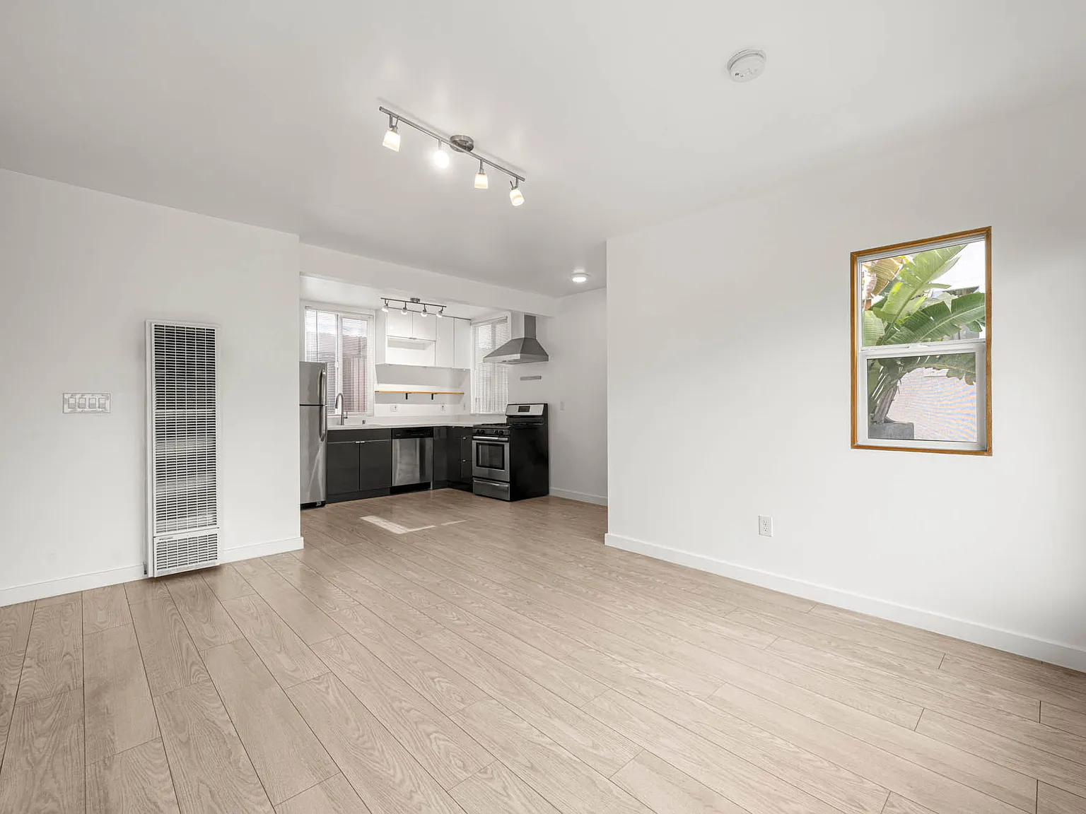 4018 Monroe St — Photo 3