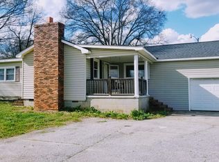 826 White Plains Rd, Gaffney, SC 29340