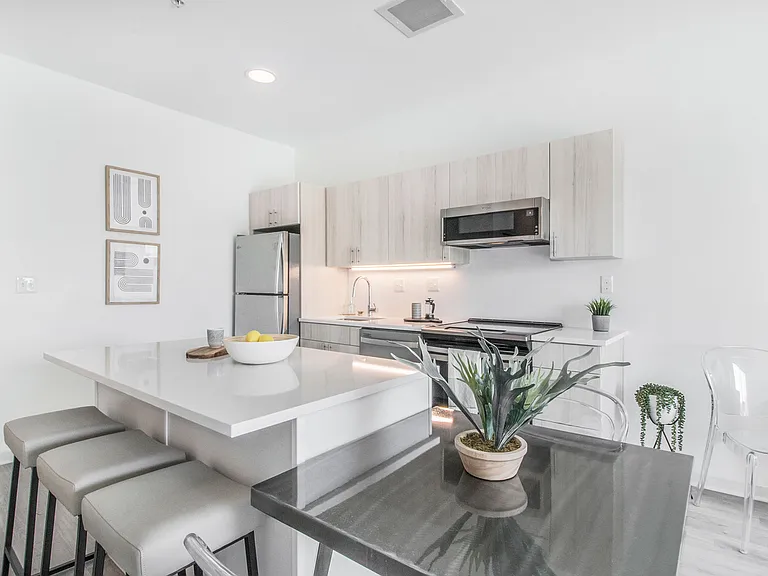 7410 Kercheval St #305 — Photo 16