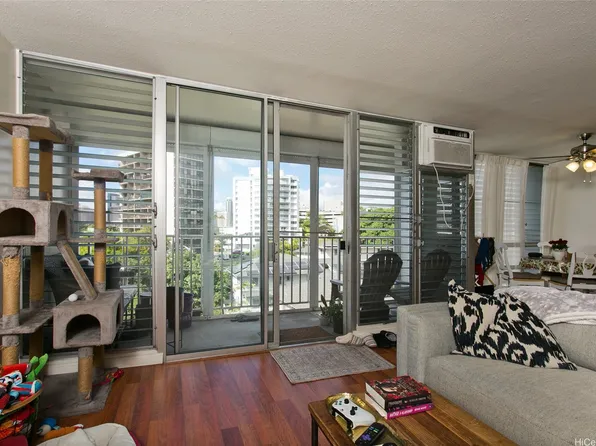 757 Kinalau Pl APT 504, Honolulu, HI 96813