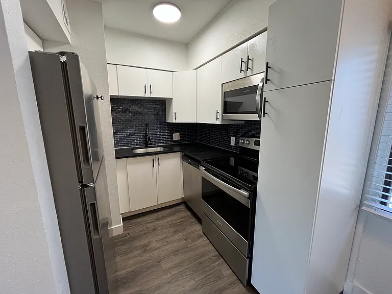 Lofts on 3rd — Photo 10