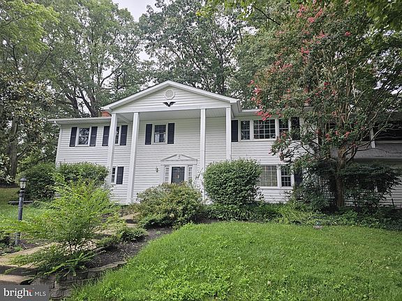 4th image of 22983 Gunston Dr
