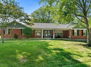 320 Dungate Dr, Chesterfield, MO 63017