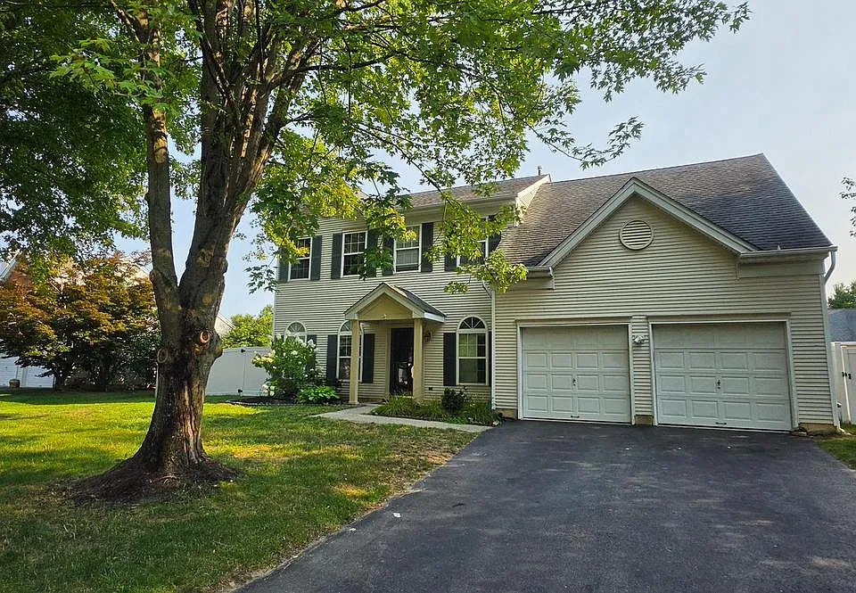 35 Oakmont Ter