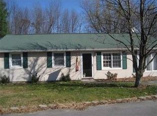 61 Long Pond Rd, Tyngsboro, MA 01879