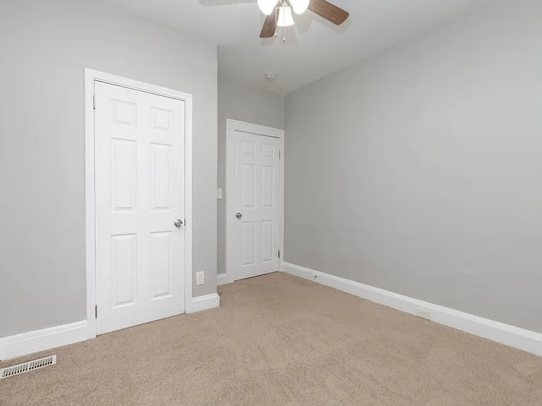 2811 Mayfield Ave — Photo 17