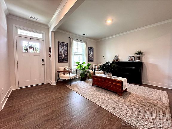 3rd image of 351 Miramar Dr