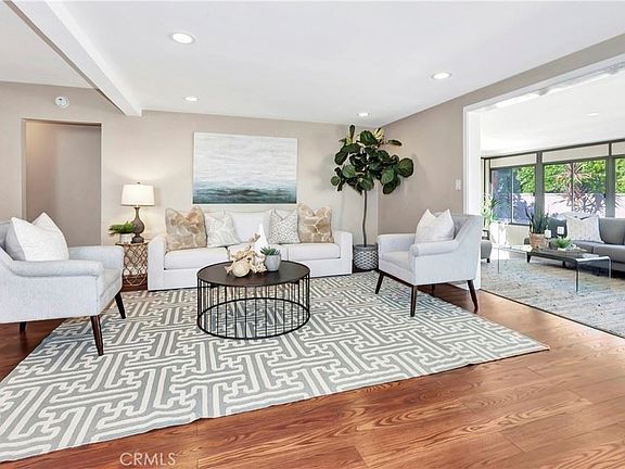 5th image of 313 E Lomita Ave