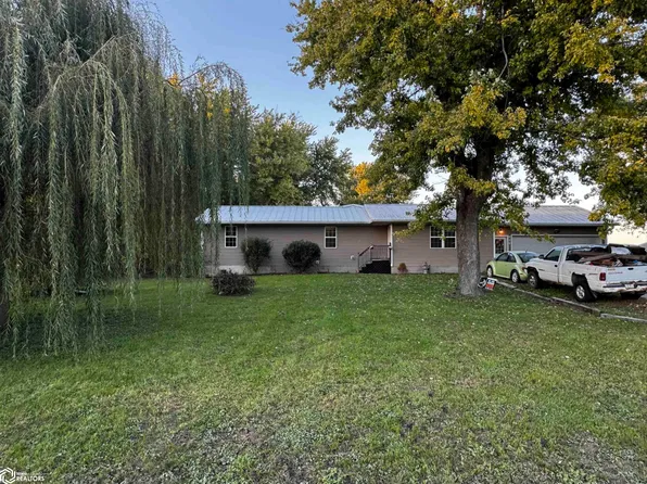 103 E River Rd, Oakville, IA 52646