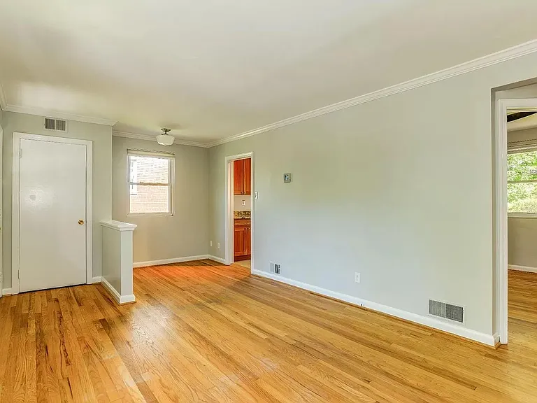 3317 Glenway Dr — Photo 3