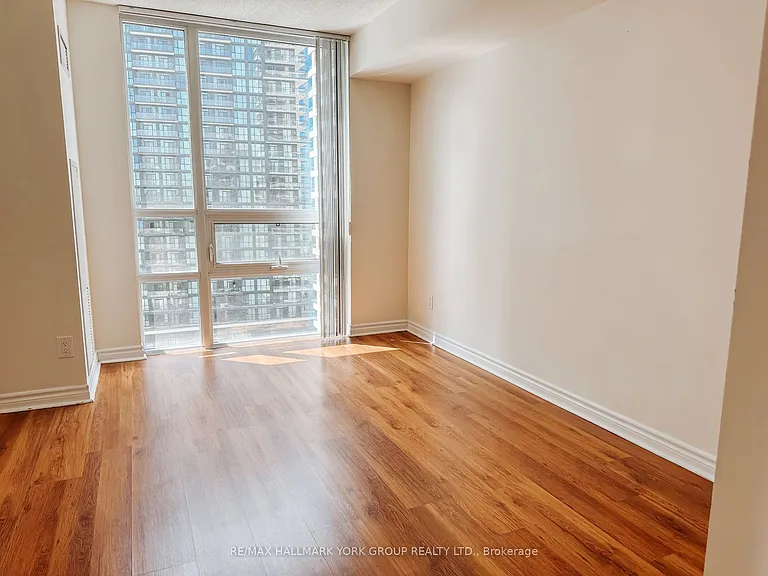 35 Hollywood Ave #2109 — Photo 5