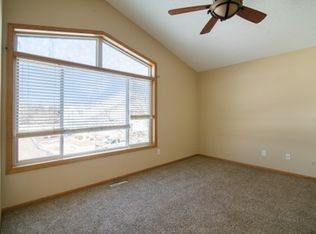 210 Bradbury Cir, Jordan, MN 55352