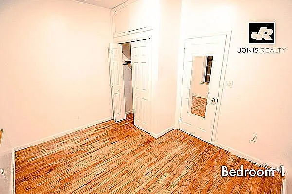 Rented by Jonis Realty | media 2