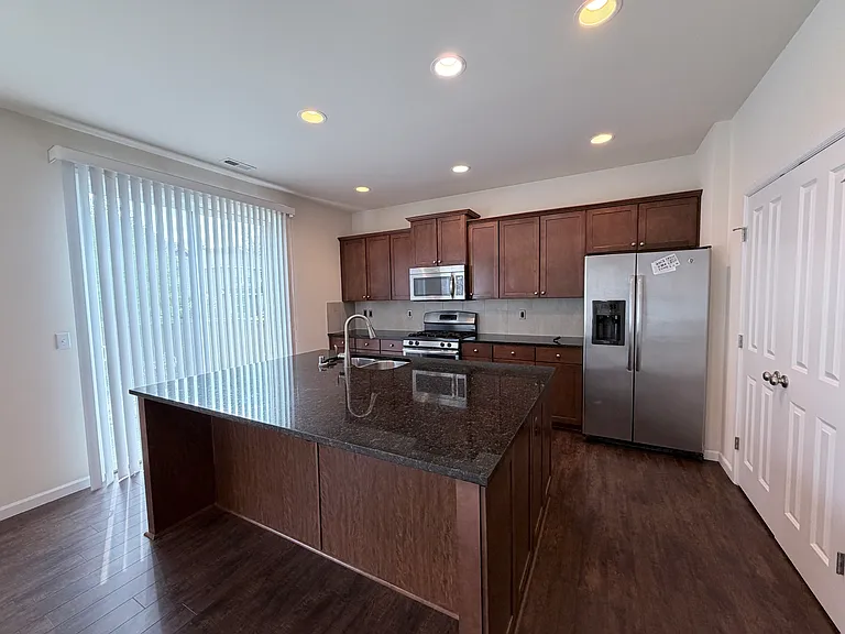 3116 Dunhill Ln — Photo 5