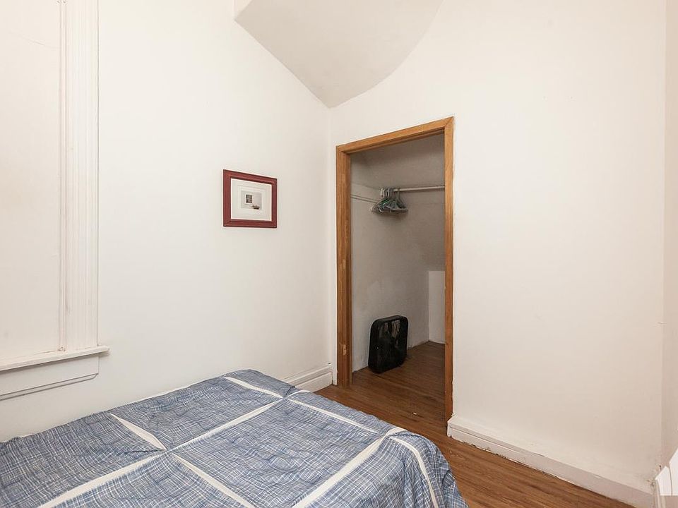 1st image of 1422 N Western Ave #1A