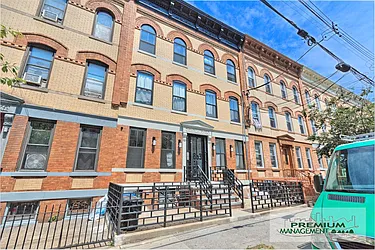 Rented by Premium Management 