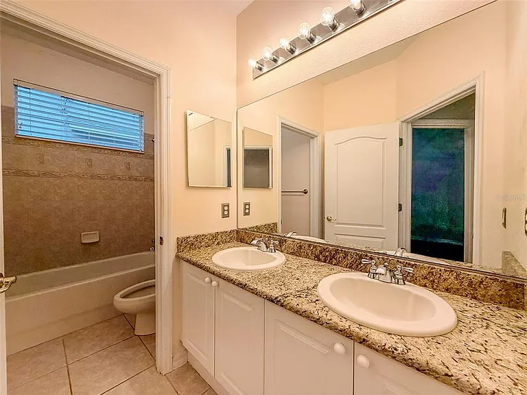 12947 Runswick Ave — Photo 30