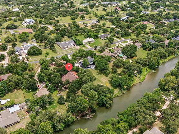 3rd image of 1804 Brushy Bend Dr