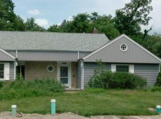 302 Westbridge Dr, Berea, OH