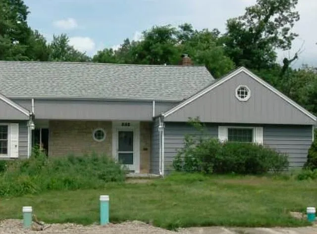 302 Westbridge Dr photo 1