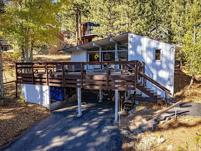 1324 Lanny Ln — Photo 2