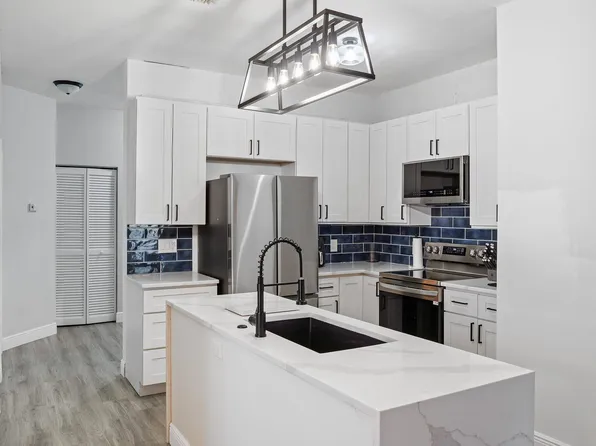 113 Lighthouse Cir APT H, Tequesta, FL 33469