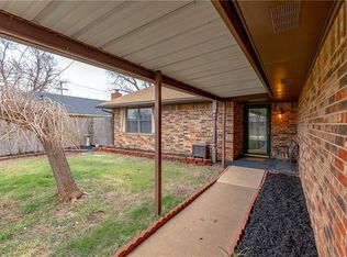 1305 Foxfire St, Moore, OK 73160
