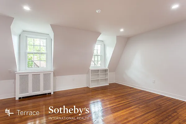 Rented by Terrace Sotheby's International Realty | media 12