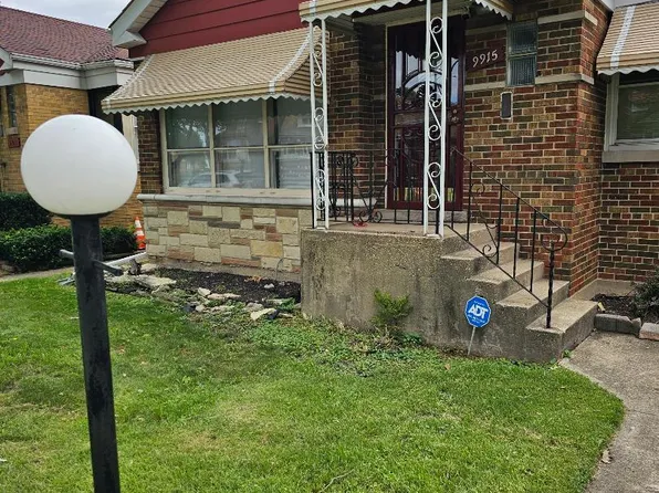 9915 S Peoria St, Chicago, IL 60643