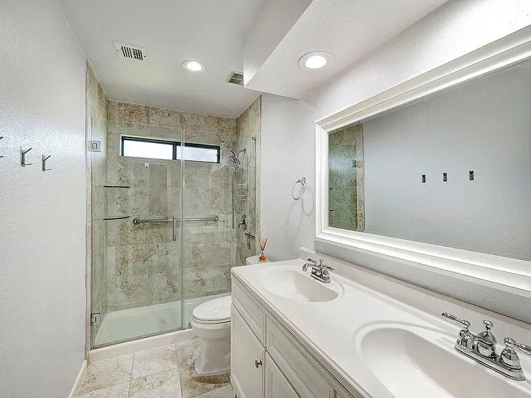 18506 Glen Briar Ln — Photo 13