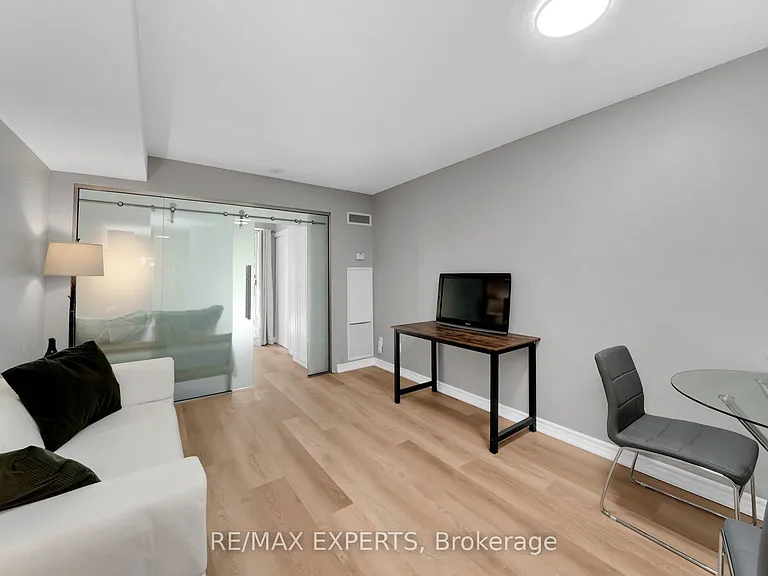 763 Bay St #307 — Photo 15