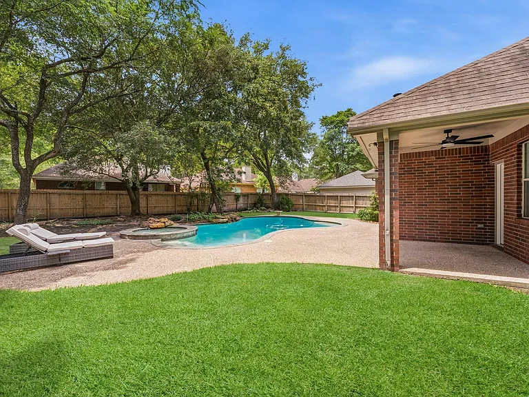 138 W Stockbridge Landing Cir — Photo 30