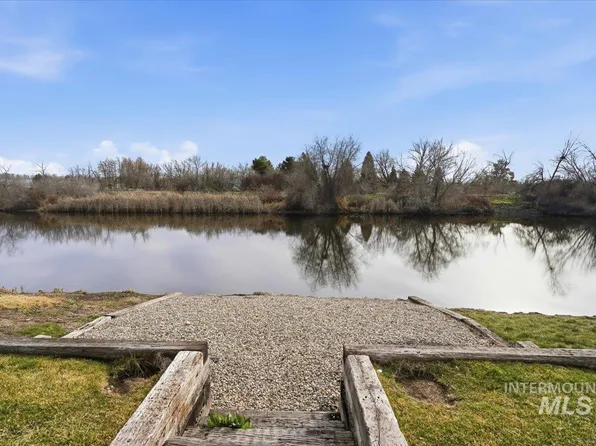 11887 W Pinewood River Ln, Star, ID 83669