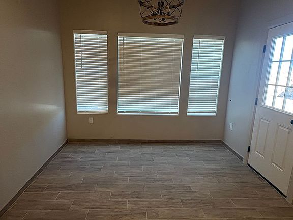 4th image of 3001 Gladstone St