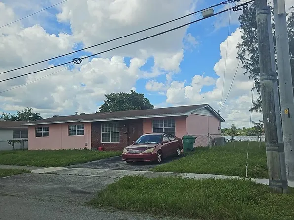 1431 NW 168th Ter, Miami Gardens, FL 33169
