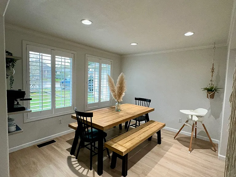1016 Leonard St — Photo 11