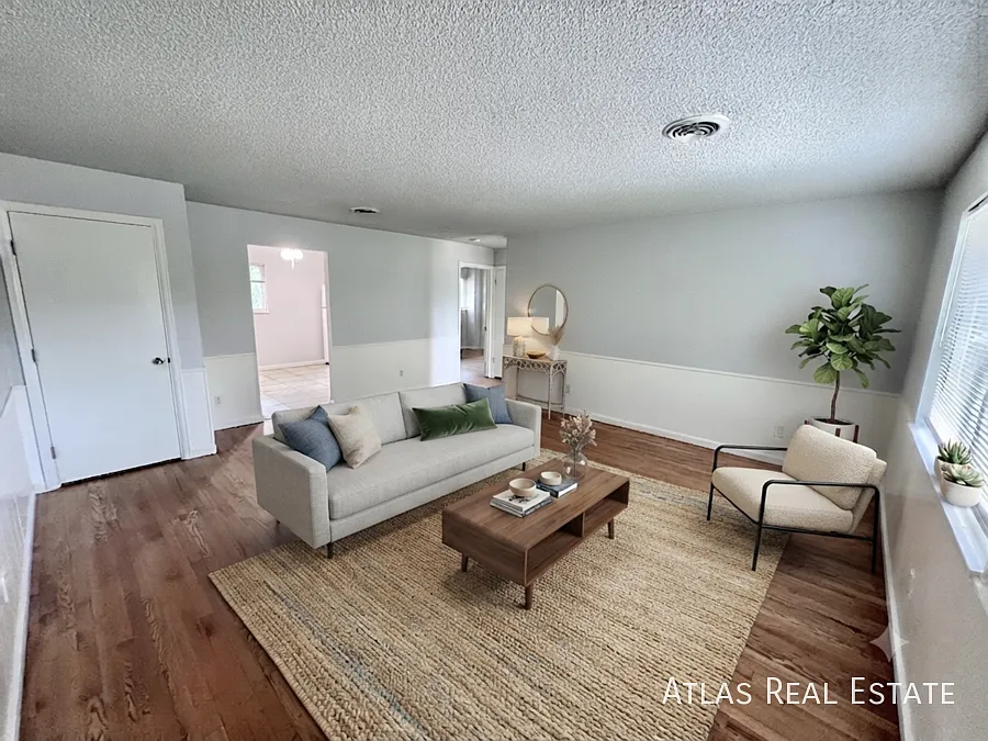 Tours Now Open! *Apply Today and Enjoy 4-Weeks Rent Free with Signed Lease! — Photo 4