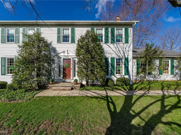 10012 Jamestown Dr, North Royalton, OH 44133